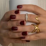 Kwadratowe paznokcie. Komu pasują i jak je stylizować, by zachwycały?