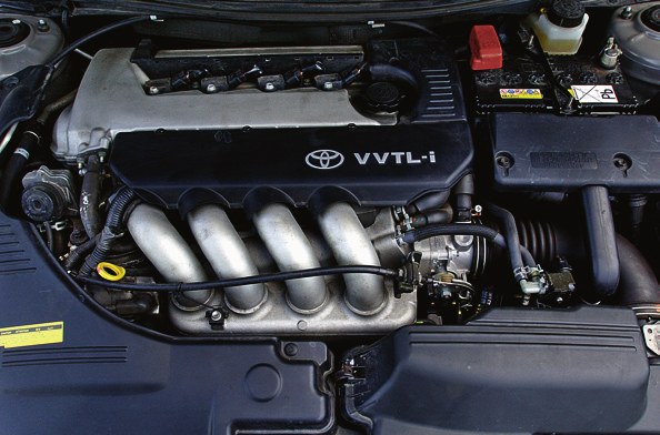 Kwestię nadmiernego spalania oleju Toyota opanowała w 2005 r. /Motor