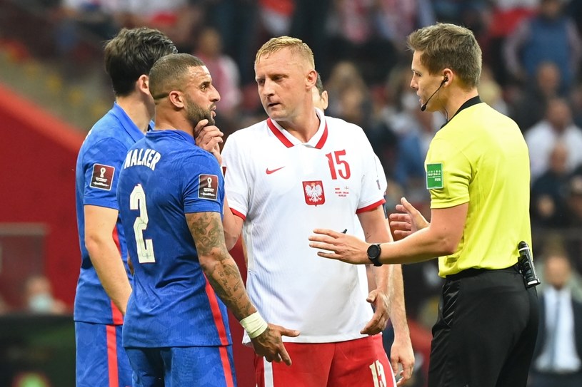 Kyle Walker obok Kamila Glika podczas meczu Polska - Anglia /Ludmila Mitrega - The FA /Getty Images