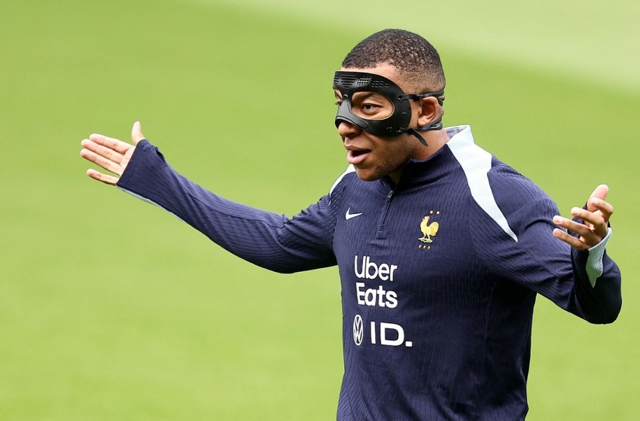 Kylian Mbappe na treningu /FRANCK FIFE/AFP /East News