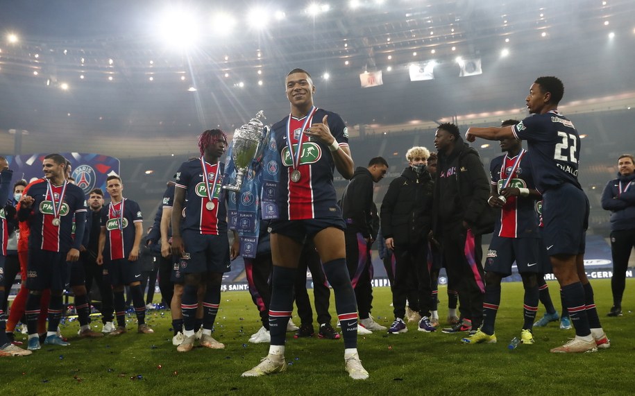 Kylian Mbappe po zwycięstwie /IAN LANGSDON /PAP/EPA