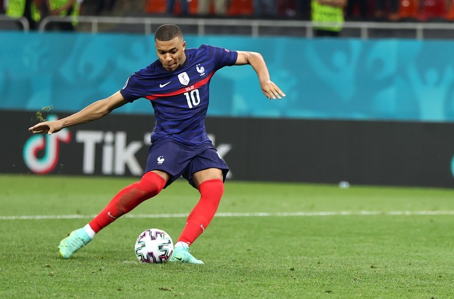 Kylian Mbappe podczas meczu ze Szwajcarią /Marko Djurica / POOL /PAP/EPA