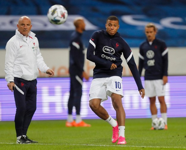 Kylian Mbappe podczas sobotniego meczu Ligii Narodów ze Szwecją /PAP/EPA