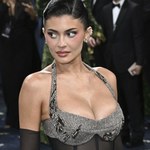 Kylie Jenner przyłapana w przyciasnej, lateksowej mini