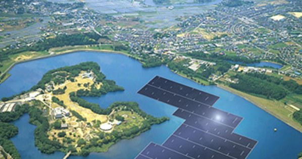 Kyocera buduje gigantyczną pływającą farmę solarną /materiały prasowe