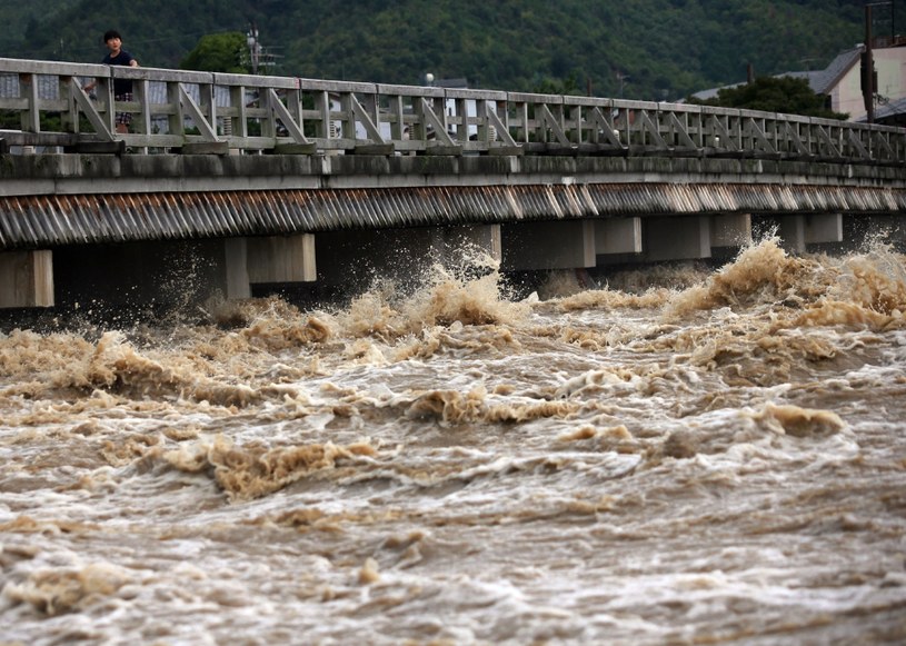 Kyoto - powódź wywołana przez tajfun /AFP