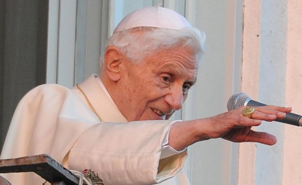 "L'Osservatore Romano" o Benedykcie XVI: To wielki człowiek naszych czasów