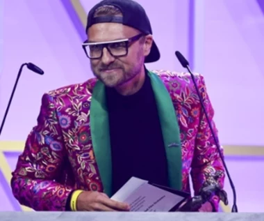 L.U.C. odkłada mikrofon do szuflady. "Powinienem się ogarnąć"