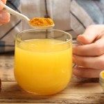 Łącz z wodą i pij rano. Zastąpi herbatę, pobudzi mózg, wesprze metabolizm