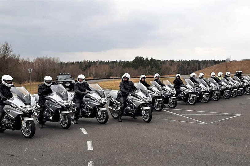 Łącznie polska policja otrzyma 478 takich nowych motocykli BMW R 1250 RT specjalnie dostosowanych do pełnienia służby /Policja /Informacja prasowa