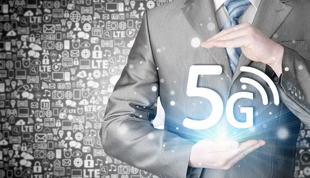 Łączność 5G ma oferować 1000-krotnie szybsze przesyłanie danych niż 4G /&copy;123RF/PICSEL