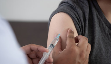 Łączone szczepionki przeciwko COVID-19 i grypie już w 2023 roku?