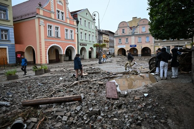 Lądek-Zdrój po fali powodziowej /Maciej Kulczyński /PAP