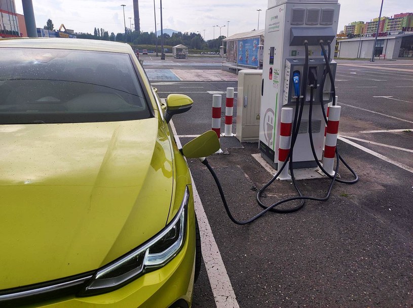Ładowanie elektrycznego auta na GreenWay będzie droższe od 1 listopada /Mirosław Domagała /INTERIA.PL