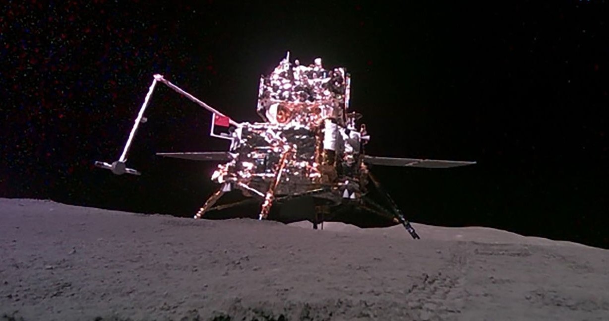 Lądownik Chang'e 6, który pobrał próbki z ciemnej strony Księżyca. /CNSA/CLEP /materiał zewnętrzny