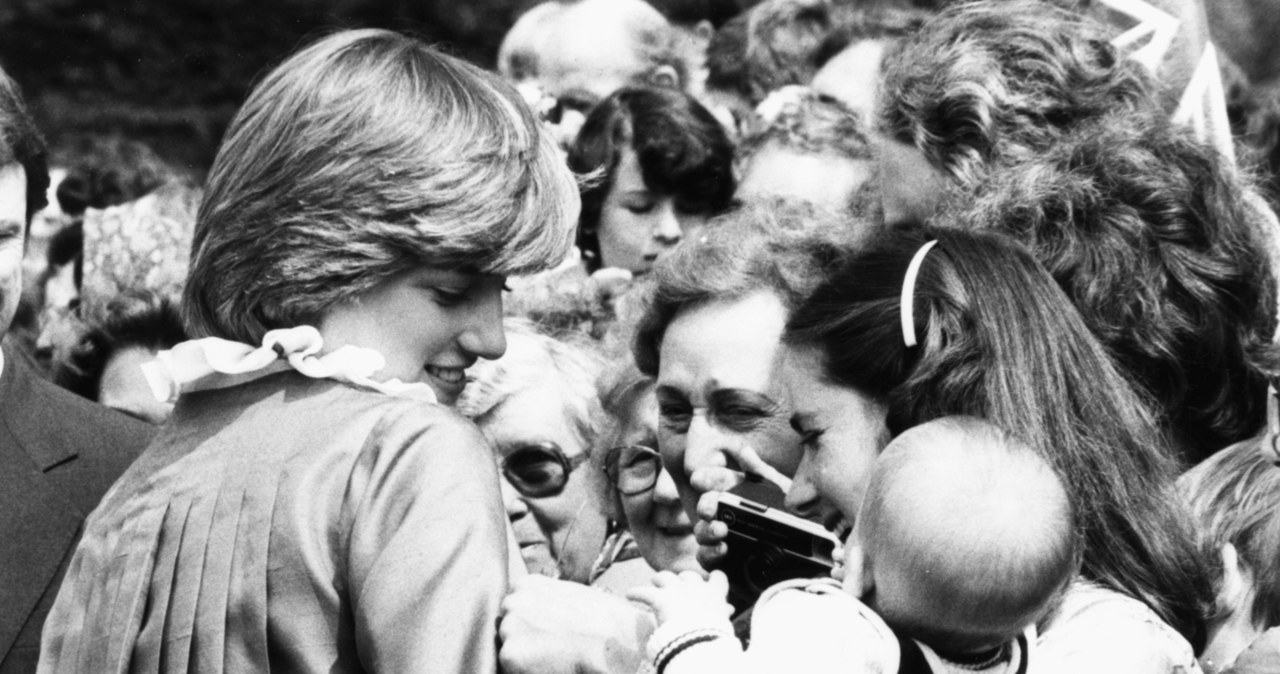 Lady Di wśród tłumu. Ludzie ją kochali /Graham Turner /Getty Images