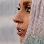 Lady GaGa "młotem w czaszkę"