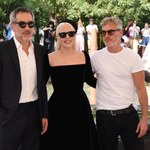 Lady Gaga na festiwalu w Wenecji. Rzadko można ją zobaczyć w takiej sukience