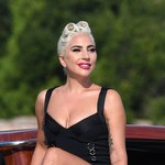 Lady Gaga w Wenecji. Gwiazda oczarowała fotoreporterów na festiwalu filmowym 