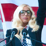 Lady Gaga walczy z homofobią