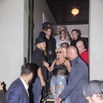 Lady Gaga wychodzi pijana (?) z klubu!