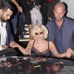 Lady Gaga wychodzi pijana (?) z klubu!