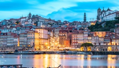 Łagodna zima, niskie ceny i liczne zabytki. Odwiedź to miasto, nim ruszą do niego tłumy