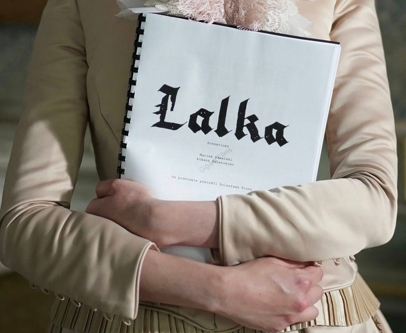 "Lalka": imponująca scenografia na Krakowskim Przedmieściu w Warszawie