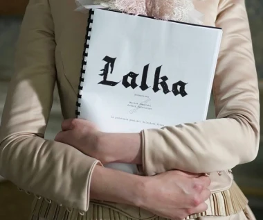 "Lalka": imponująca scenografia na Krakowskim Przedmieściu w Warszawie