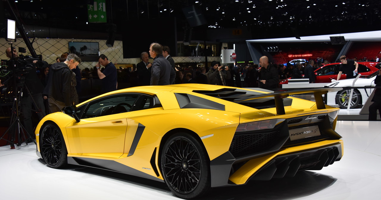 Lamborghini Aventador LP 750-4 SV /Newspress