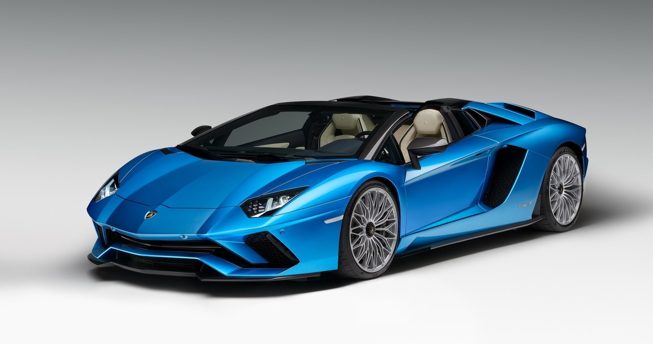 Lamborghini Aventador S Roadster /Lamborghini