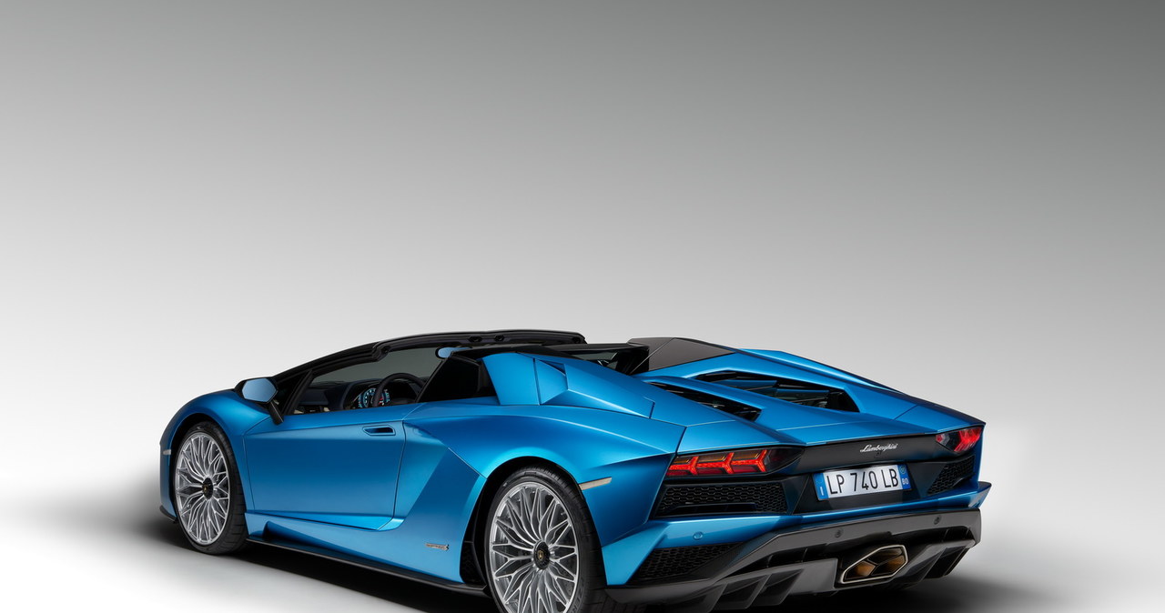 Lamborghini Aventador S Roadster /Lamborghini