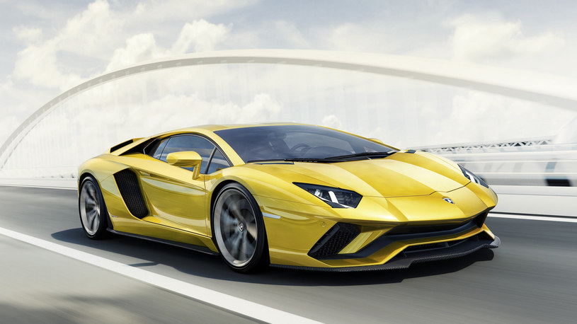 Lamborghini cieszy się dobrą sprzedażą /Informacja prasowa