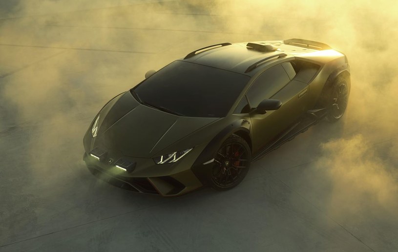 Lamborghini Huracan Sterrato ujrzy światło dzienne już za 2 tygodnie. /Lamborghini /materiały prasowe