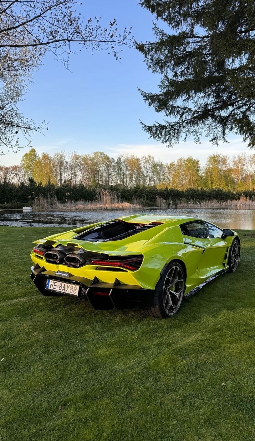 Lamborghini Revuelto to najmocniejszy model w historii włoskiej marki. Łączna moc to 1 015 KM. /oskar_selfmade/ Instagram/ zrzut ekranu /