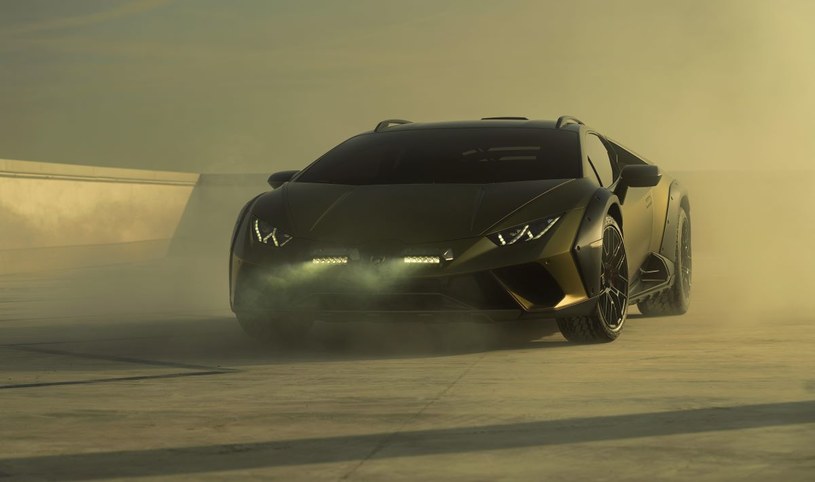 Lamborghini udostępniło zdjęcia modelu Huracan Sterrato bez kamuflażu. /Lamborghini /materiały prasowe