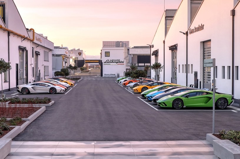 Lamborghini zantowało rekordową sprzedaż /Informacja prasowa
