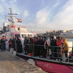 Lampedusa. Władze zablokowały statek finansowany przez Banksy’ego