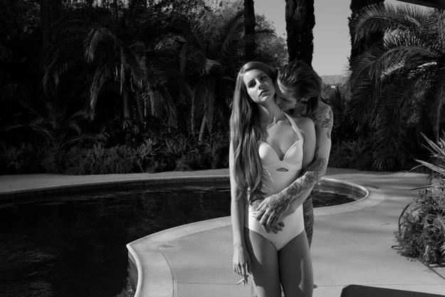 Lana del Rey z Bradleyem Soileau na planie teledysku "Blue Jeans" /oficjalna strona wykonawcy
