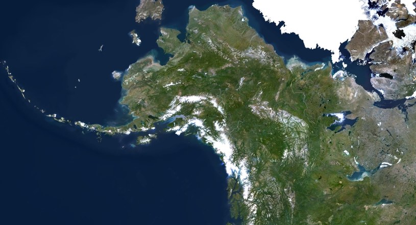 Łańcuch Aleutów rozciąga się łukowato od Alaski aż po Kamczatkę /Planet Observer/Universal Images Group /Getty Images
