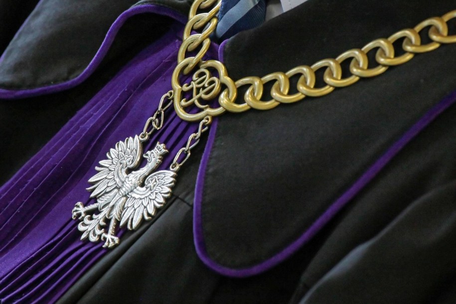 Łańcuch sędziowski na zdjęciu ilustracyjnym /Mateusz Marek /PAP