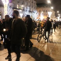  Łańcuch światła - protest pod pałacem prezydenckim