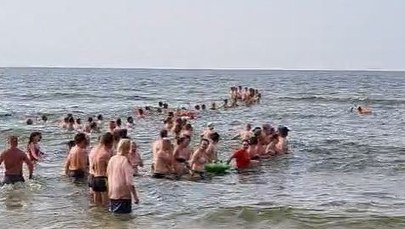 "Łańcuch życia" w Międzyzdrojach. Plażowicze pomogli w poszukiwaniach 16-latka