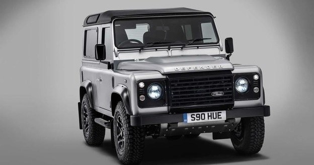 Land Rover Defender /Land Rover