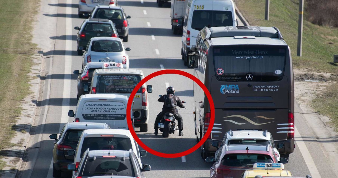 Lane filtering to termin określający motocyklistów przesuwających się pomiędzy samochodami, które stoją /Wojciech Stróżyk /Reporter   /East News