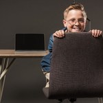 Laptopy dla czwartoklasistów za darmo. Rodzice z umową na 5 lat