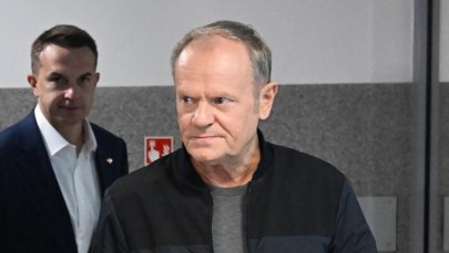 "Łapy precz". Mocna odpowiedź Tuska ws. zniszczeń w Wyrykach