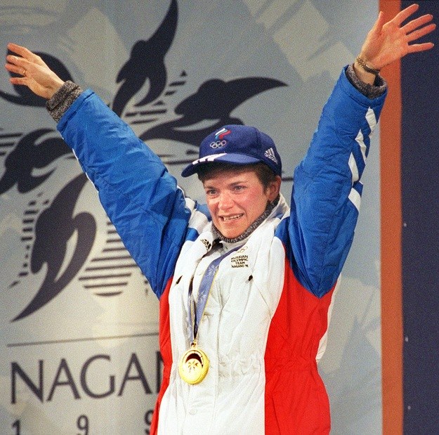 Larisa Łazutina zdobyła w Nagano pięć medali. /AFP