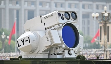 Laser w plecaku. Chiny pokazują broń przyszłości przeciw dronom