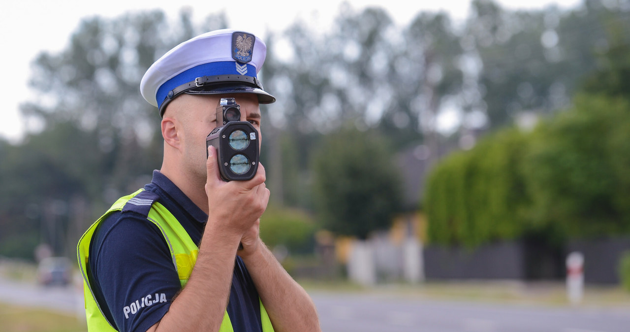 Laserowe mierniki UltrLyte LTI 20-20 nie zawsze dają prawidłowe wyniki. Przede wszystkim powinno się ich używać ze statywu /Adam Staśkiewicz /East News